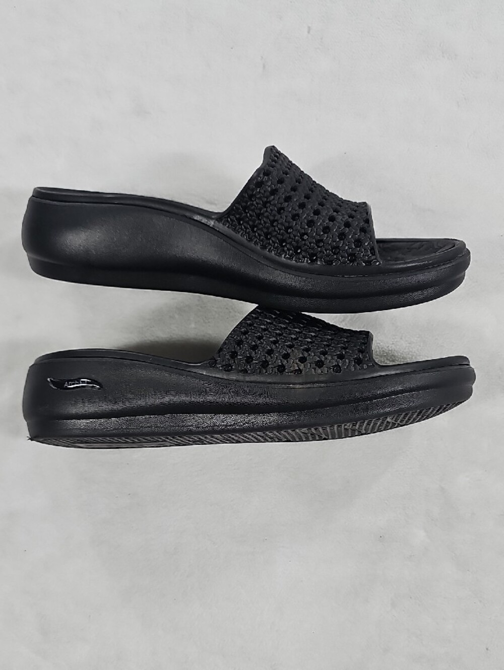 Skechers Foamies Arch Fit Black Wedge Slide Sandals Womens Size 10 Floral Relief - Picture 3 of 7